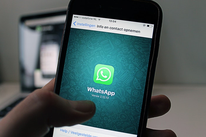 whatsapp-colorful-status-updates